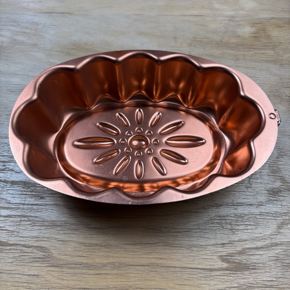 Vtg Copper Tone Oval Jello Mold Scalloped Fluted Baking Cake Pan MCM Wall Decor - Picture 3 of 4